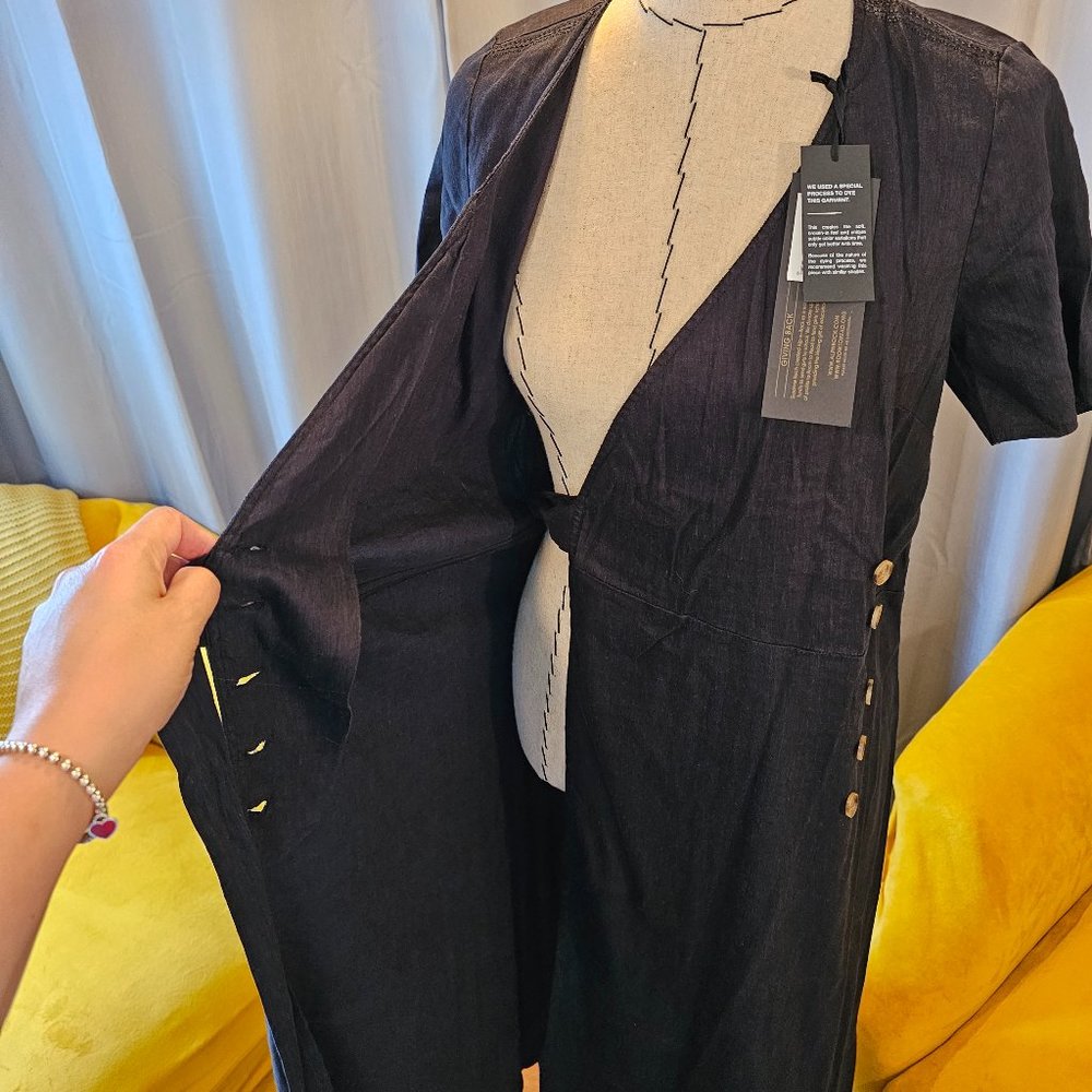 Black Wrap Midi Dress with Button Detail - Unknown Brand - Picture 7 of 13